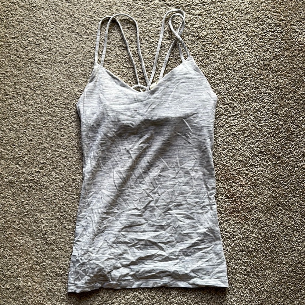 Lululemon tank top size 6.